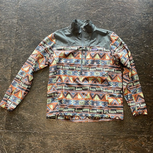 Brand new with tags Patagonia Houdini Stash 1/2 zip pullover.